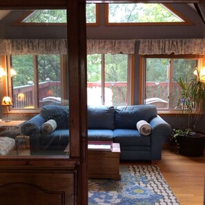 Smart TV, fireplace, video games, DVD player - SuMMeR IS HeRe BrinG ur boat and tie to dock, Tavern, huge DECK, KIDS jungle gym (Elkhorn)