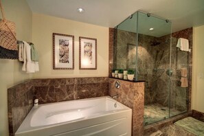 Bathtub, hair dryer, towels - Honua Kai Ocean Front 3/3 condo, Hokulani 350 (Lahaina)