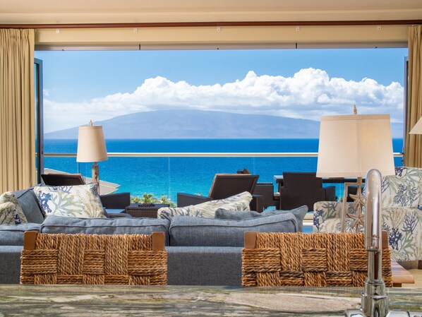 Smart-TV, DVD-Player, Stereoanlage