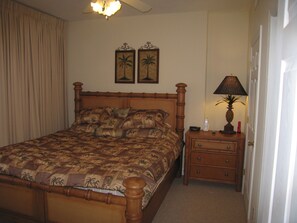 2 bedrooms, iron/ironing board, WiFi, bed sheets - Luxury Retreat Ocean Front Balcony 300 sq, with Front Row Beach Service Included (Panama City Beach)