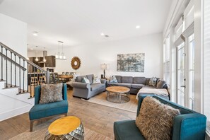 Télévision à écran plat, espaces bureaux