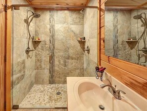 Shower, jetted tub, hair dryer, towels