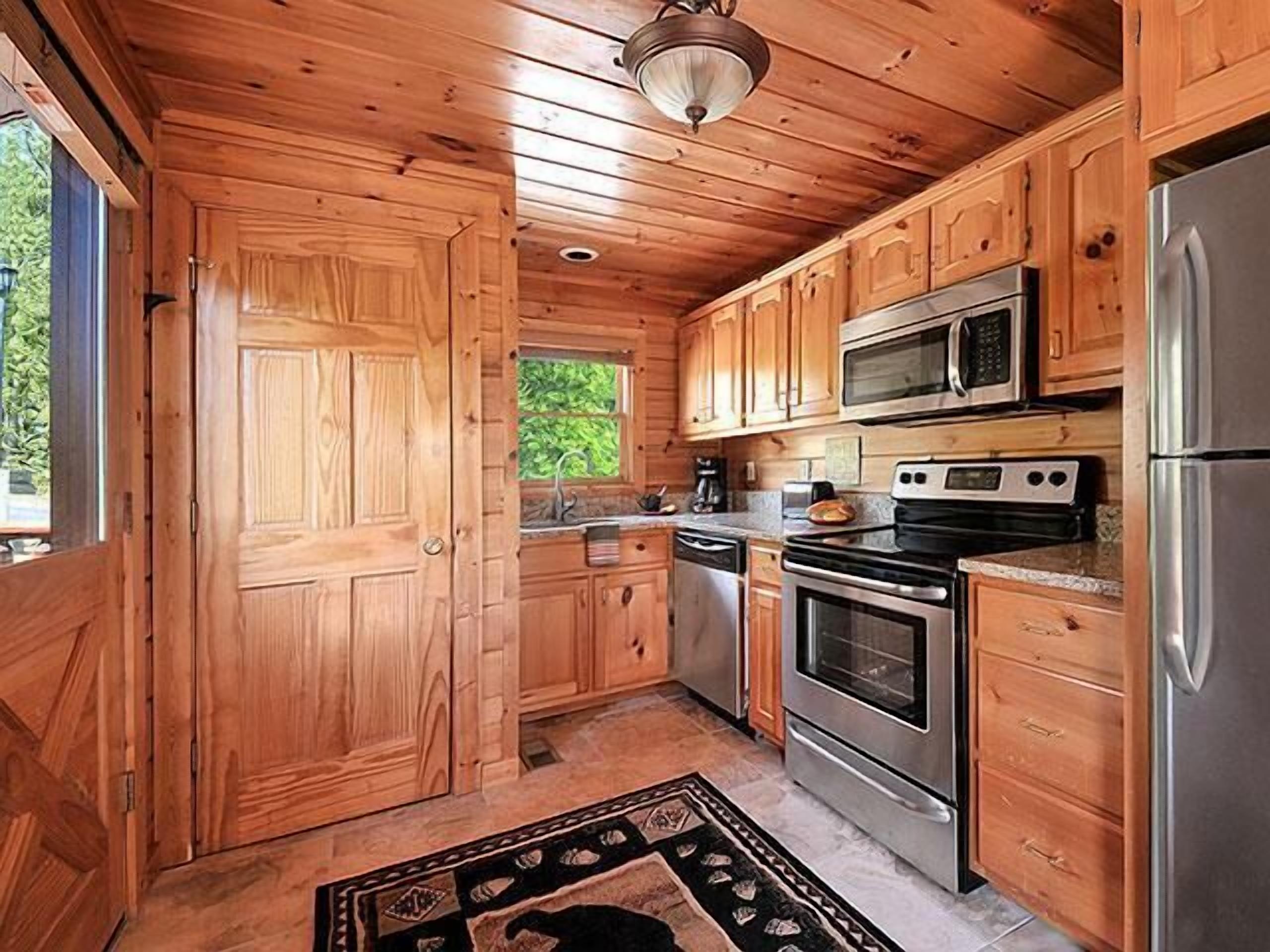 Love Nest - Gorgeous Mountain View!| Brand New Hot Tub!| Luxury Resort Cabin