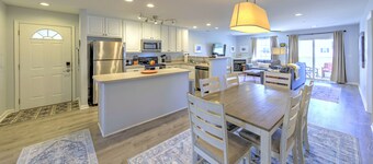Spacious Rehoboth Beach Condo | Pool Views | Linens & Towels Included