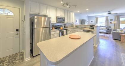 Récemment mis à jour! 3BR / 2BA w / piscine, à proximité des plages, des magasins, des restaurants et plus!<br>