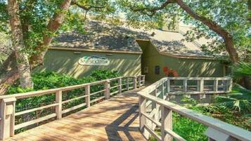 Enceinte de lâhĂ©bergement