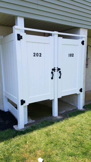 Property grounds - Beautiful FAMILY Condo Steps From Beach & Boardwalk. No prom/graduation parties. (Wildwood)