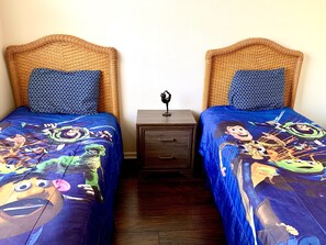 5 habitaciones, tabla de planchar con plancha y wifi gratis 