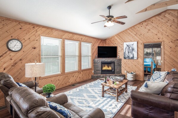 Télévision, cheminée