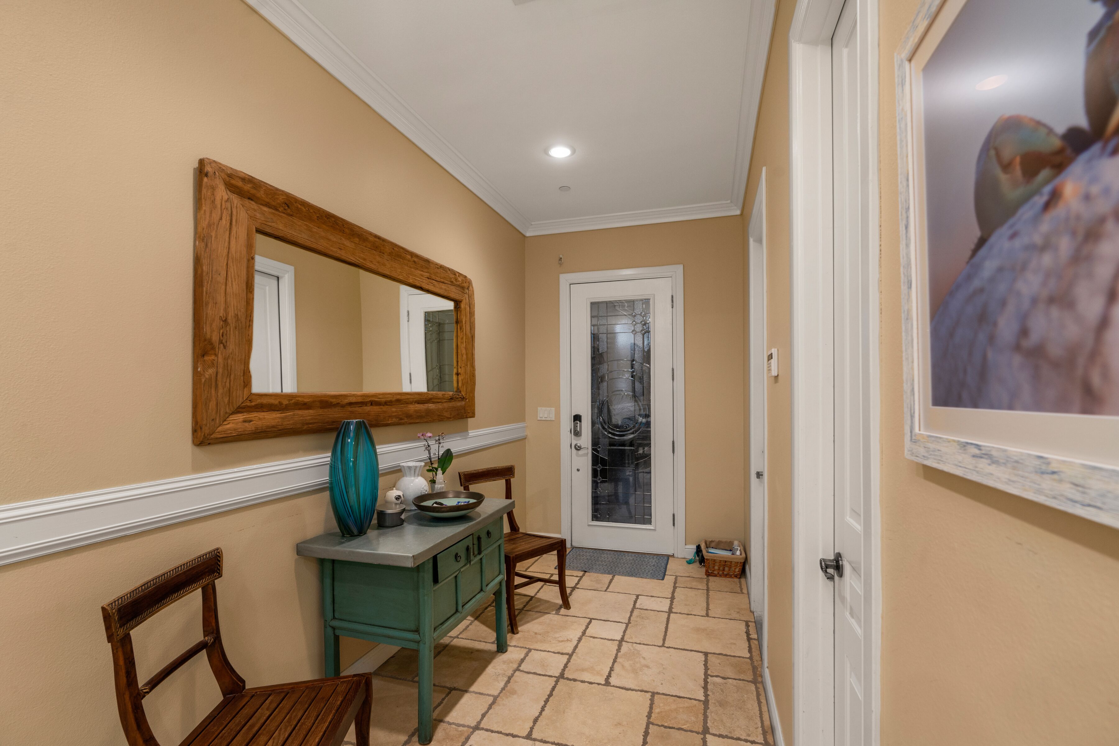 Beautifully Decorated and Great Location Beach House Sleeps 8+ Pool