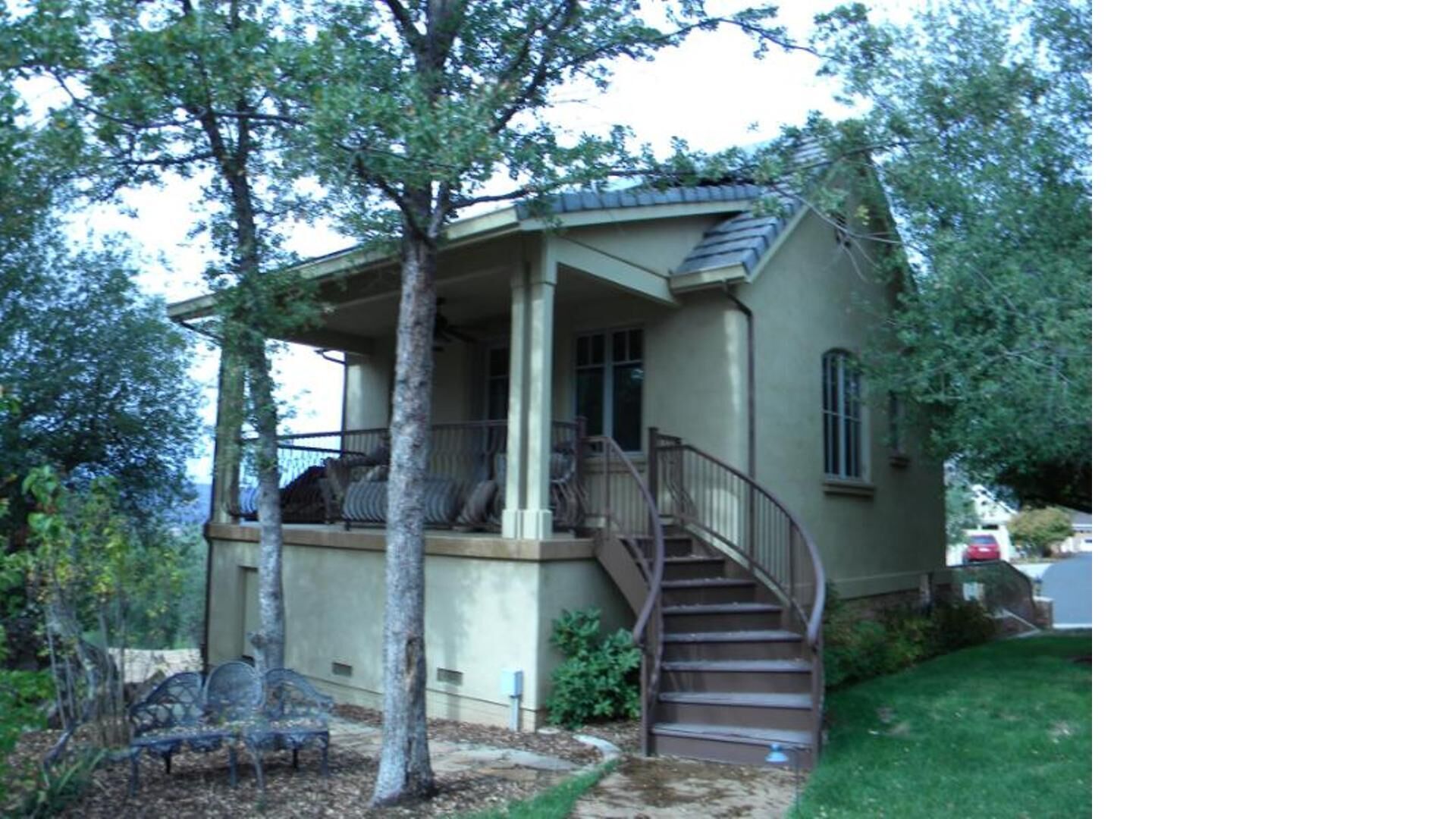 Quiet Cottage On The Golf Course