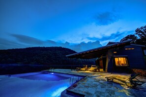 Infinity-Pool
