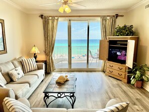 TV - Beach Front corner Unit/ Free Beach Service & Wifi /Onsite Parking/Full Kitchen (Panama City Beach)