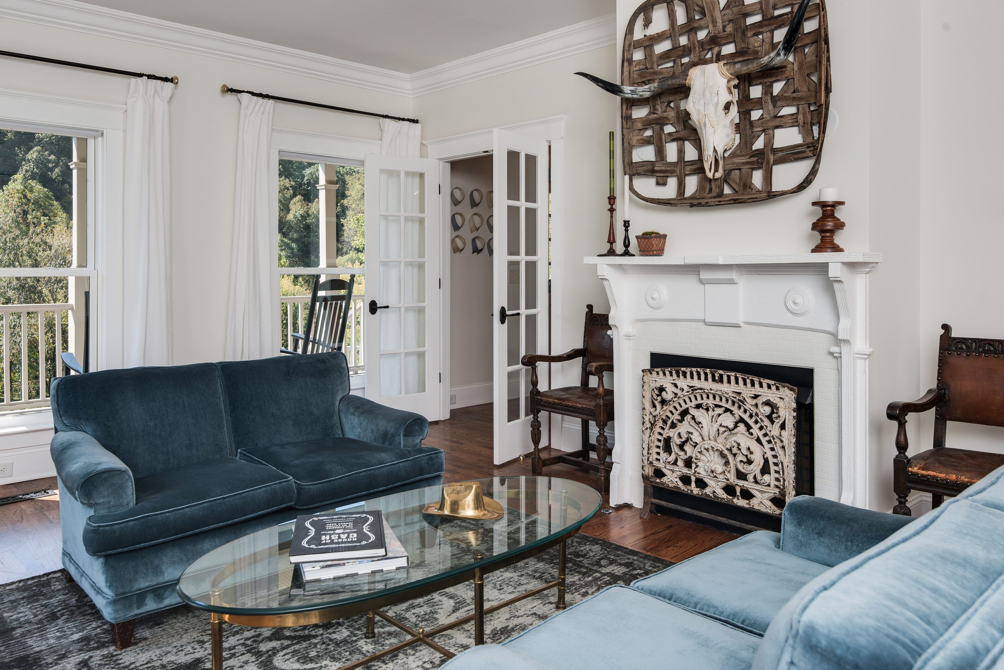 The Big Blue House - 6000sf of Luxury in Leiper's Fork