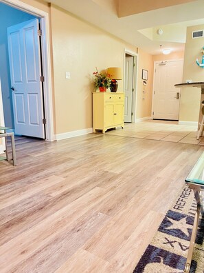 Interior - 1112: Luxury Beachfront Condo w/Reserved Parking & Wifi (Panama City Beach)