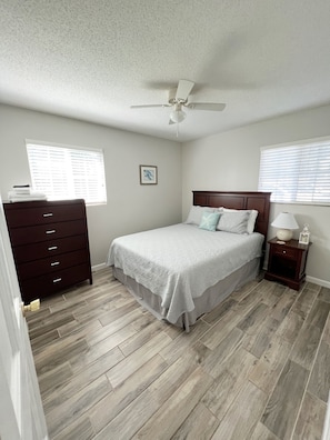 2 bedrooms, iron/ironing board, WiFi, bed sheets
