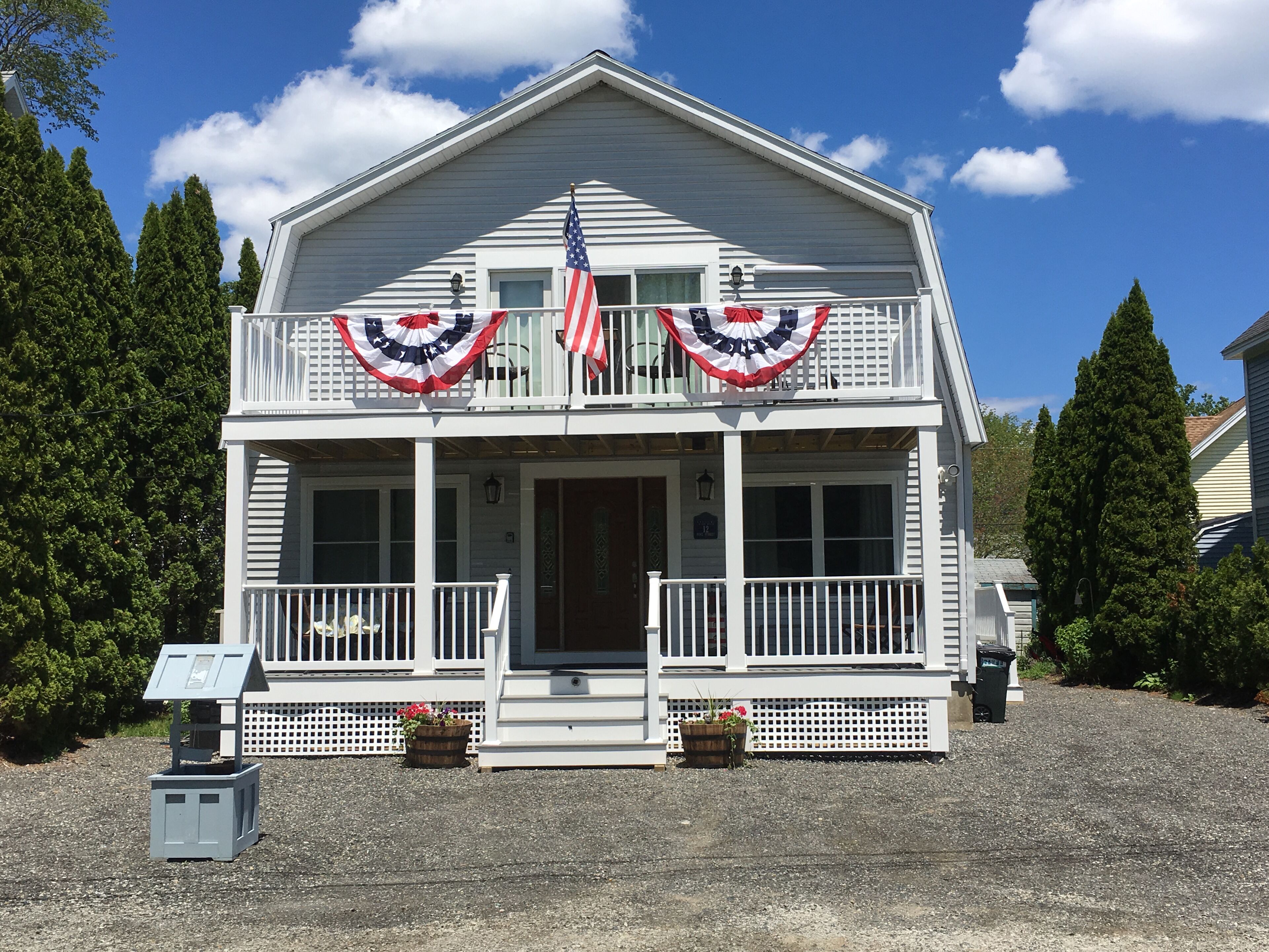 Welcome to York Beach! Come stay, relax and make memories that last a lifetime. 