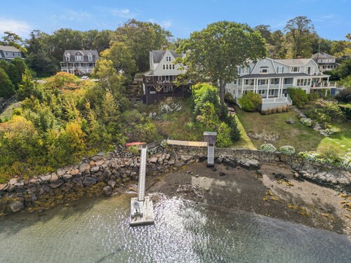 Waterfront Home upeat Viewsof Annisquam joen