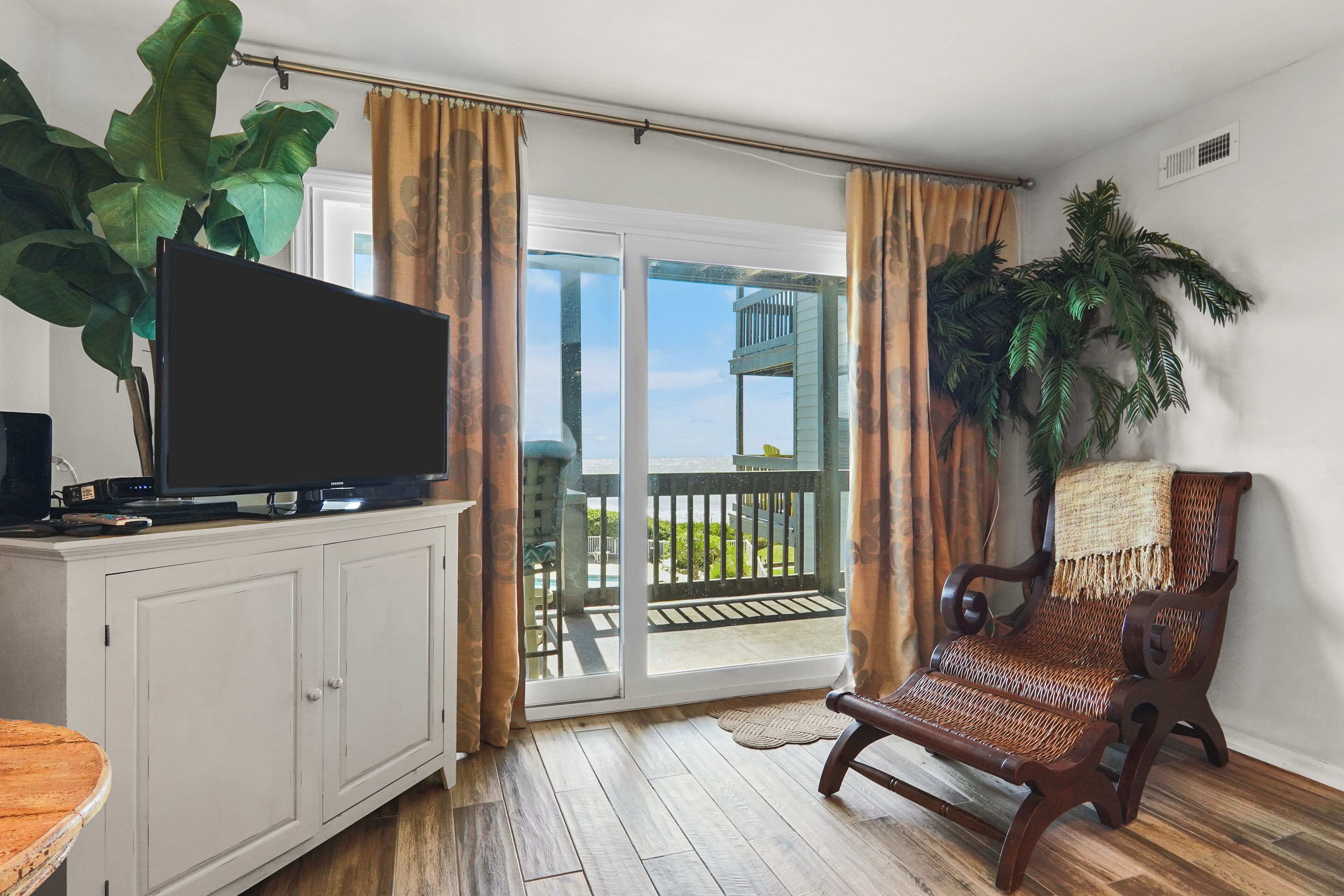 Smart TV, DVD player, books