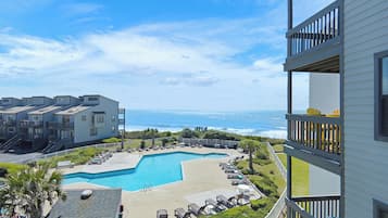 室外游泳池
