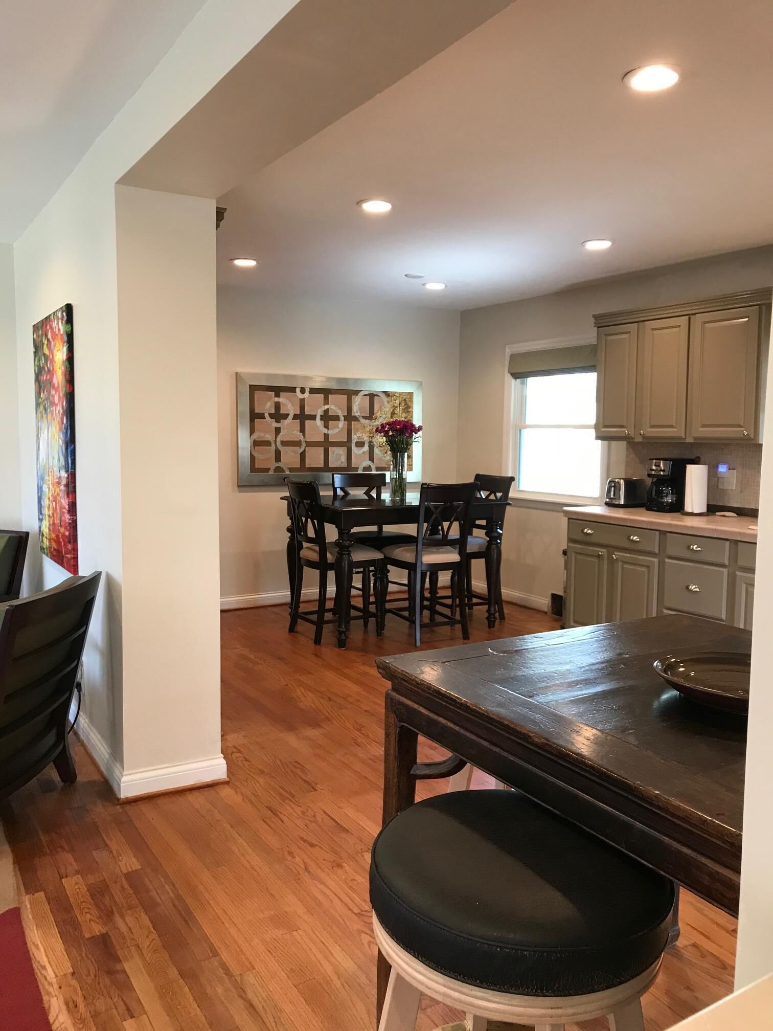 A peaceful retreat less than a mile to campus and uptown oxford!!