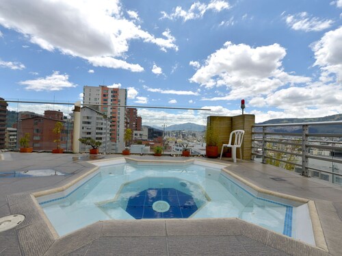 GORG Aldrovandi Plz, Ave Gonzalez Suarez, GRT LOC, WiFi, JacuZ, Pool, Sau, 2 Pkg