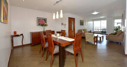 BEAUT ALDROVANDI on Ave Gonzalez Suarez, GRT LOC, WiFi, Pool, JacuZ, Sauna, PKG.