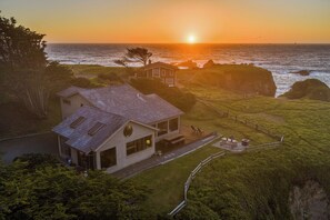 Exterior -  OCEANFRONT, BEACH & Coastline Views, Large Home, Lots of Windows, Amenities (Mendocino)