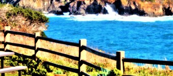  OCEANFRONT, BEACH & Coastline Views, Large Home, Lots of Windows, Amenities