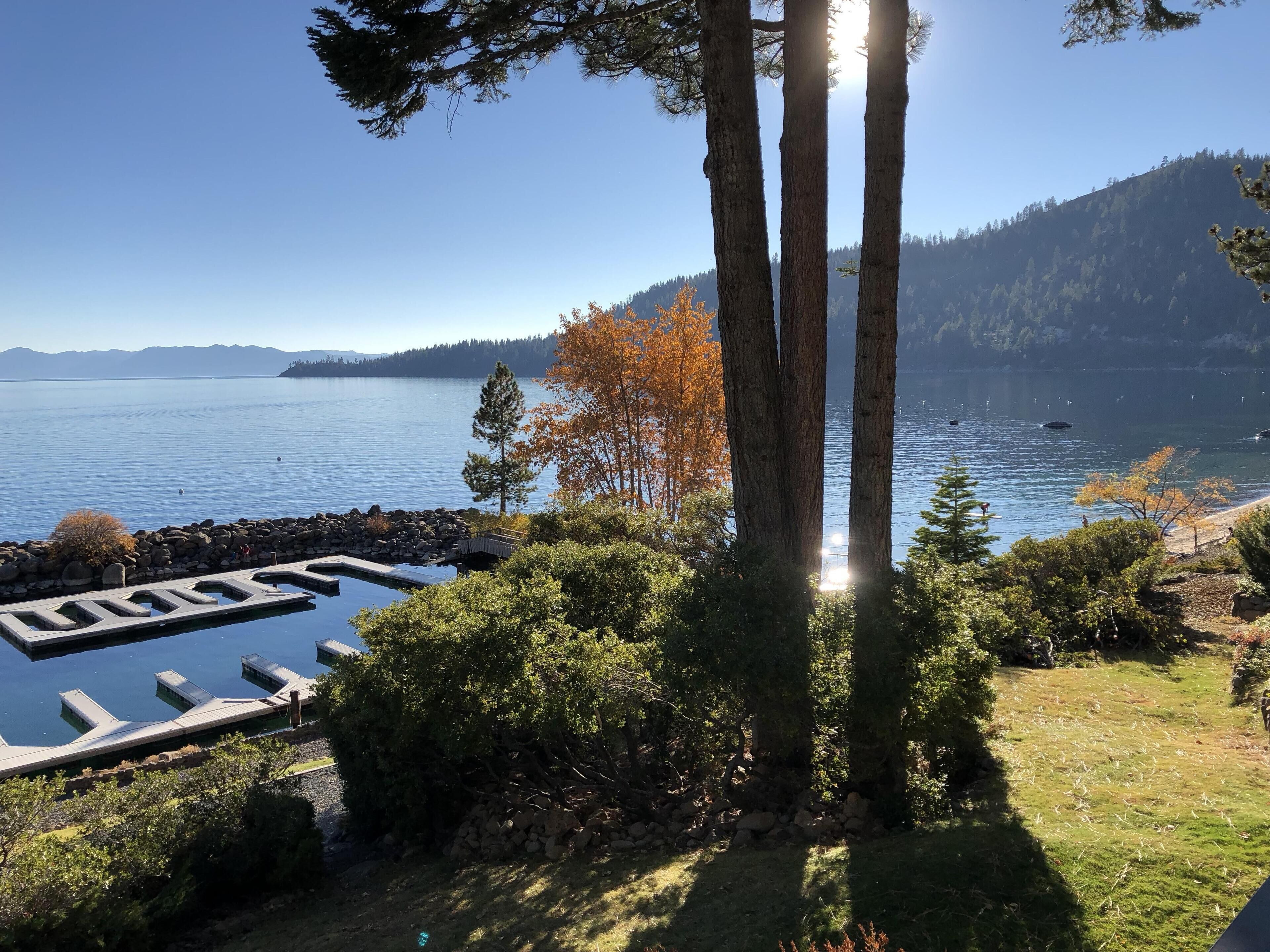 Lakefront Family Retreat - private beach!