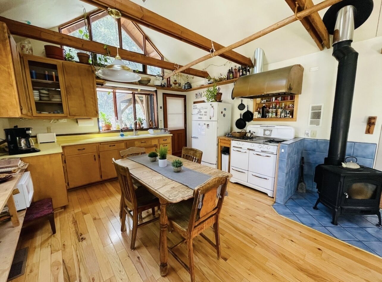 Cozy, Private House With Hot Tub on 2 Acres