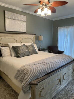 3 soverom, strykejern/-brett, reiseseng for barn og wi-fi (inkludert)