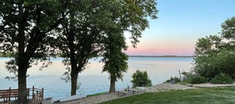Beautiful home on Clear Lake! Amazing views 🌅 Great fishing 🎣 Great boating 🚤