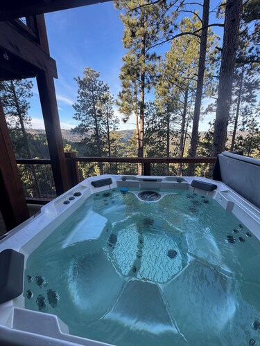 Beautiful home on Clear Lake! Amazing views 🌅 Great fishing 🎣 Great boating 🚤