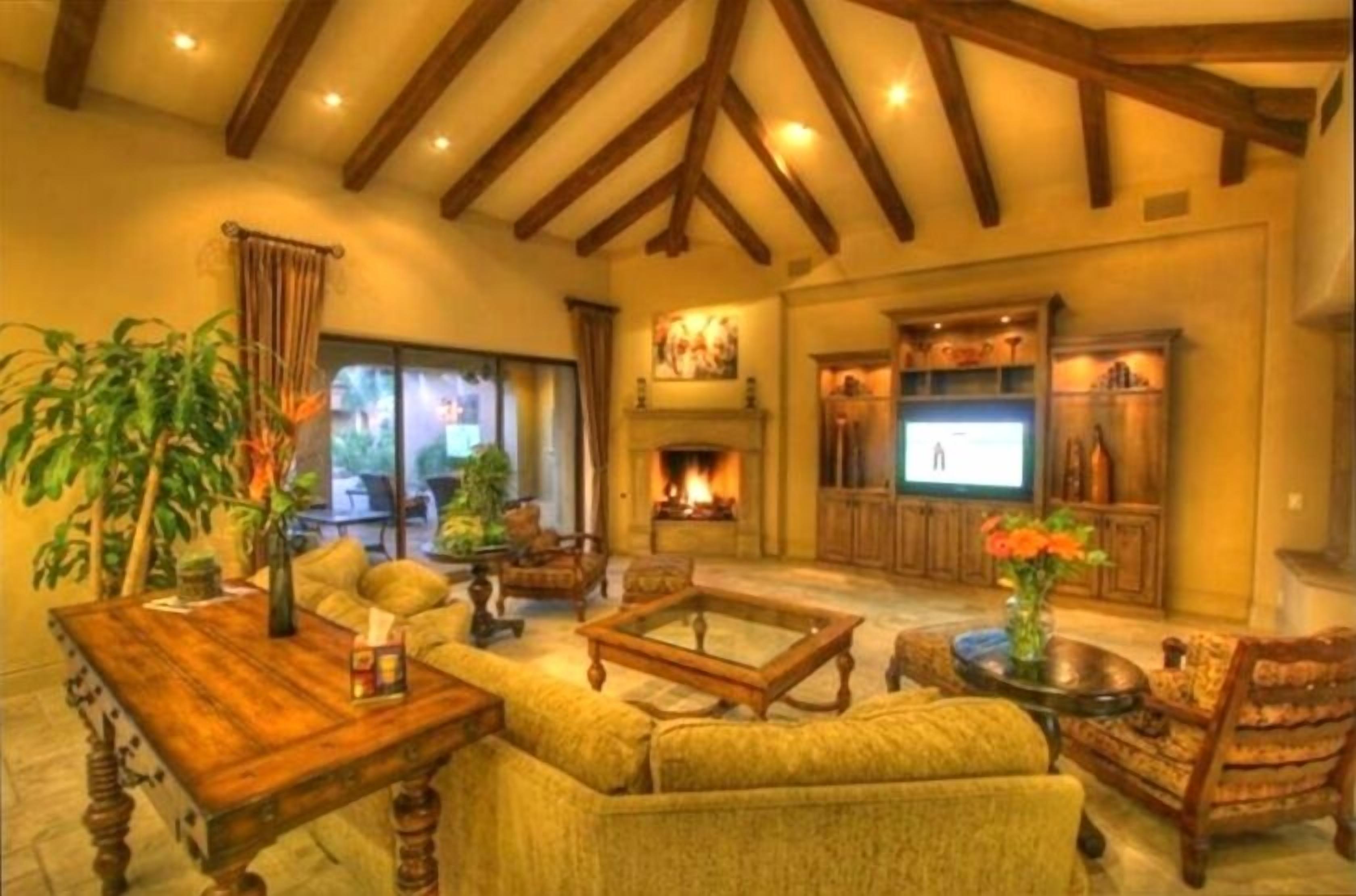 Family Vacation Estate / 8,296 sq. ft. / 8 Bedroom Suites / 6 Bathrooms  