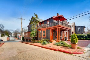 Exterior - Charming Historic Annapolis Home With Two Off-street Parking Places! (Annapolis)