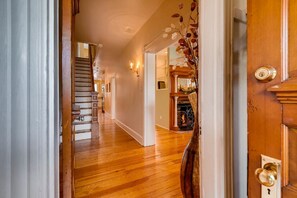 Interior - Charming Historic Annapolis Home With Two Off-street Parking Places! (Annapolis)