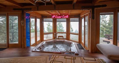 Sledding hills, amazing views, game room, Ski & Sky Park min away, park 10 cars