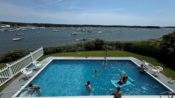 Beheizter Pool