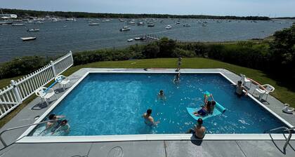 Lujo 5BR 4bath Waterfront, Beach Dual Masters, Dock, Kayaks, Red Brook Harbour
