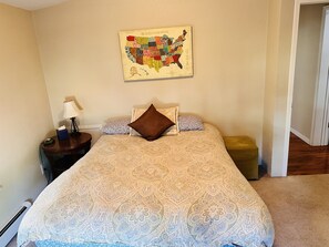 3 bedrooms, desk, travel cot, WiFi