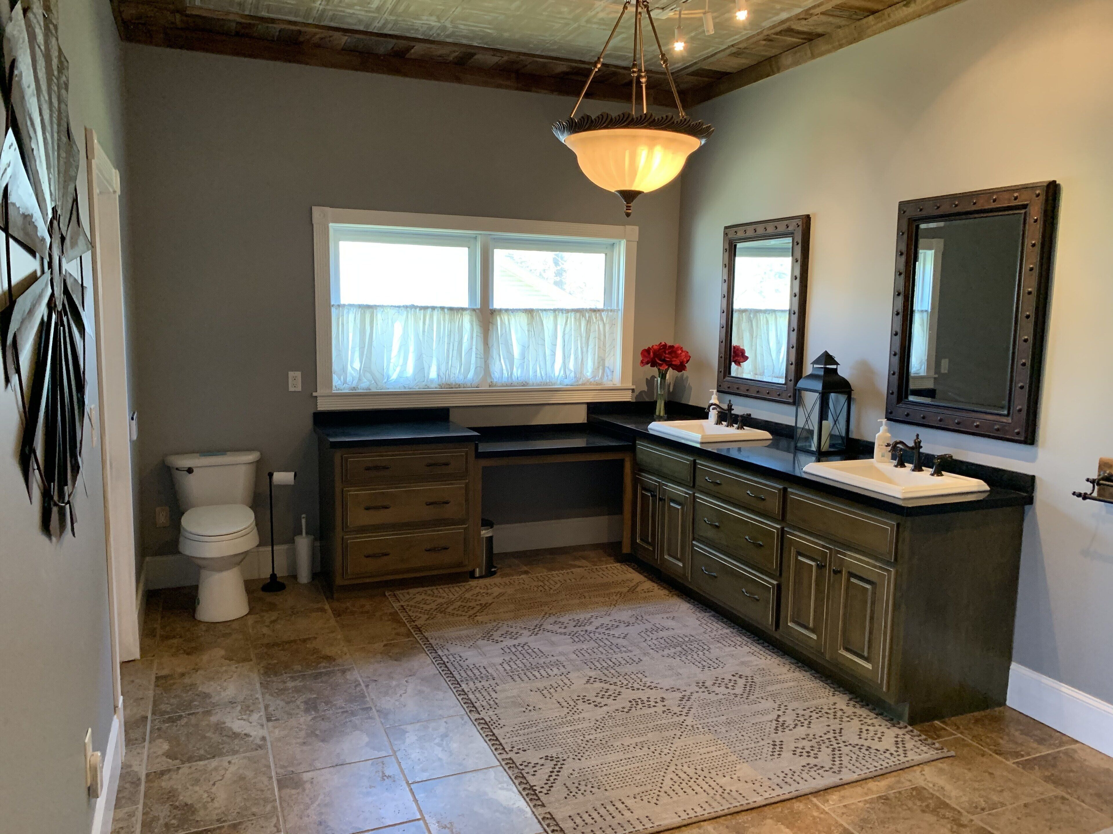 Eagle Lodge - Vacation Home on Lake Guntersville