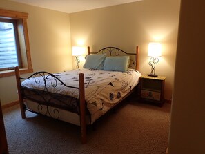 4 bedrooms, desk, iron/ironing board, travel cot - Fantastic Grand Teton Views,  Location, Tranquility and Beauty (Tetonia)