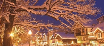 Icicle Village Resort Luksus Condo, jacuzzi. 1/2 mil fra ned by.