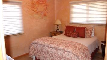 3 Schlafzimmer, Schreibtisch, Bügeleisen/Bügelbrett, Reisekinderbett