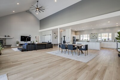 Exclusive Modern Style Lake Front Property