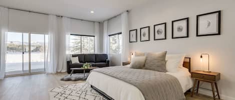4 bedrooms, desk, iron/ironing board, free WiFi