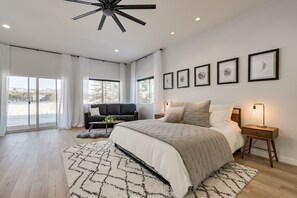 4 soverom, skrivebord, strykejern/-brett og wi-fi (inkludert)