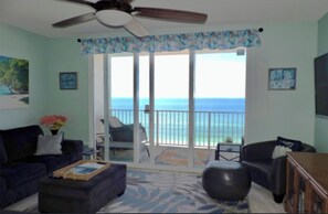 Smart TV, lettore DVD, libri, videoteca