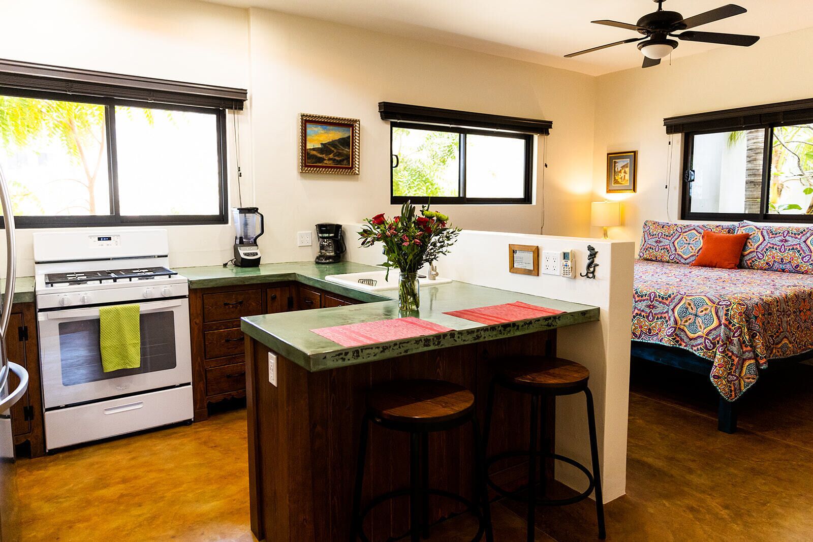 CASACORAZONmx Casita Sirena Beachfront Full Kitchen $150